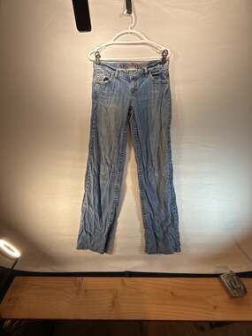 Mossimo Supply Co. Women's Vintage Wash Low-Rise Bootcut Jeans Size 7